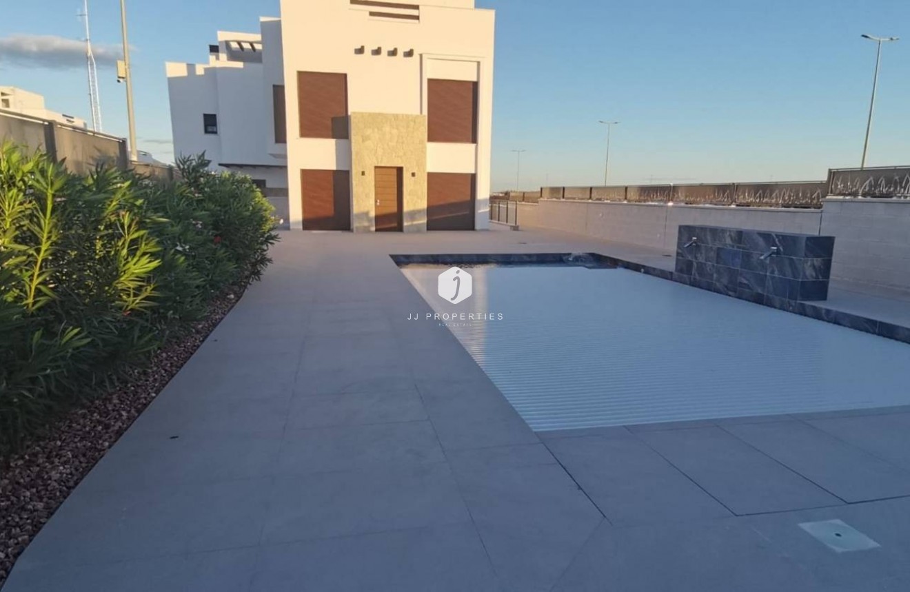 Resale - Villa -
Los Montesinos - Costa Blanca