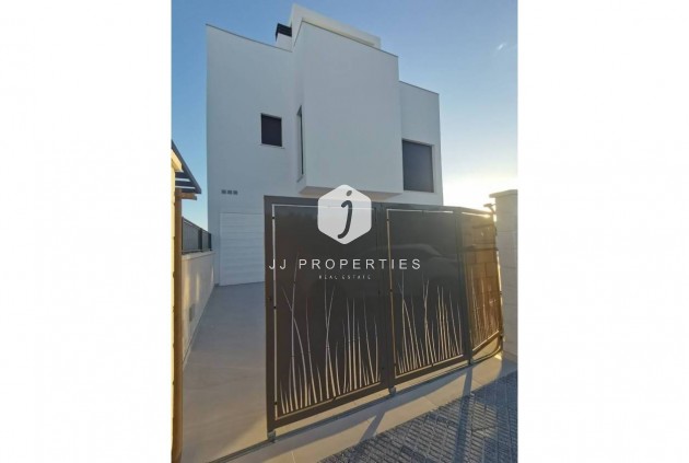 Resale - Villa -
Los Montesinos - Costa Blanca