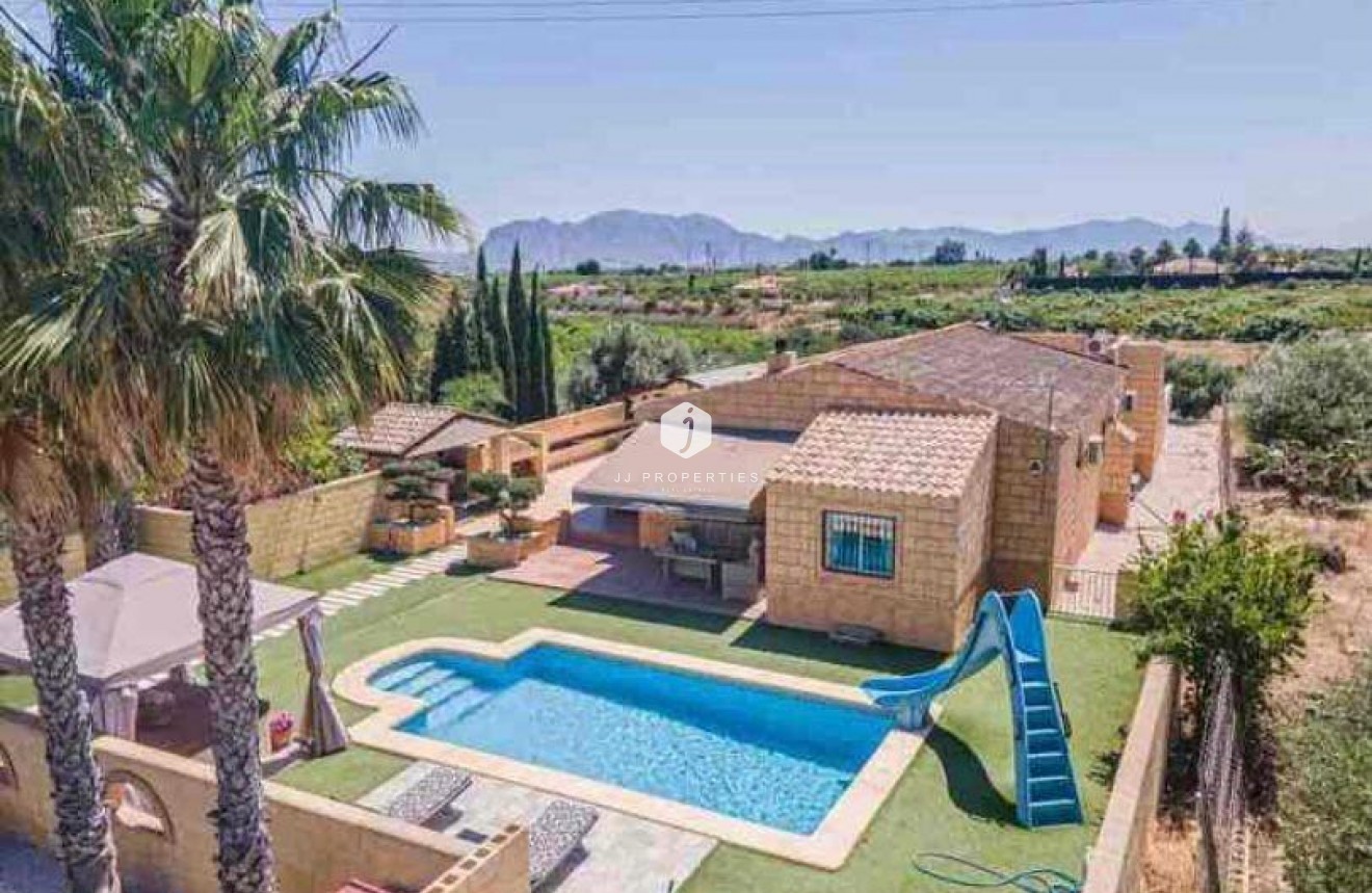 Resale - Villa -
Albatera - Campo De Albatera