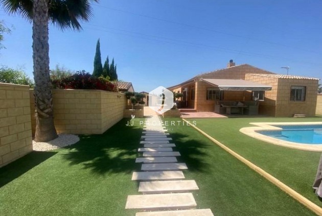 Resale - Villa -
Albatera - Campo De Albatera