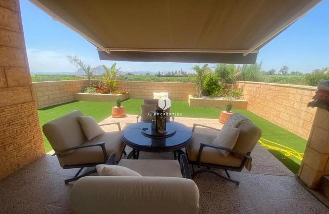 Resale - Villa -
Albatera - Campo De Albatera