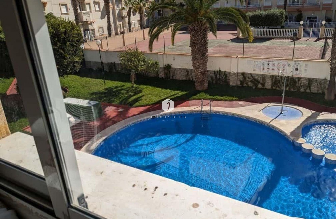 Resale - Apartment / flat -
Torrevieja - Playa del Cura