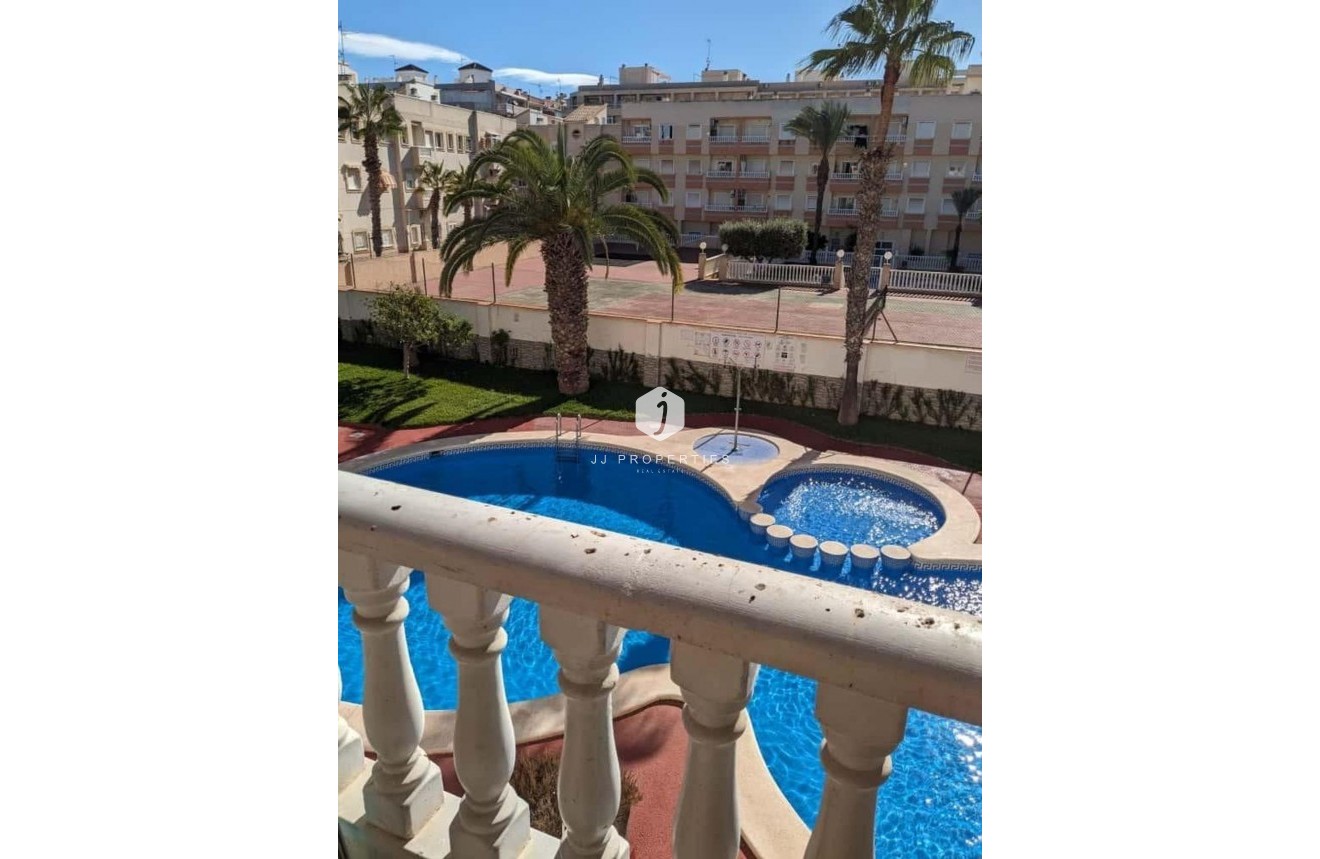 Resale - Apartment / flat -
Torrevieja - Playa del Cura