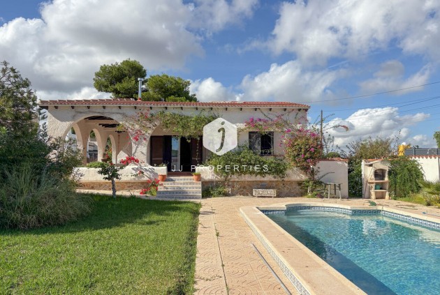 Resale - Villa -
Los Balcones - Costa Blanca