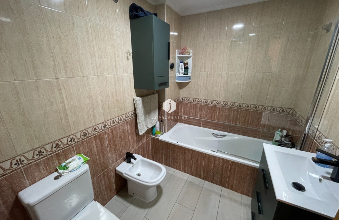 Resale - Apartment / flat -
Torrevieja - Costa Blanca