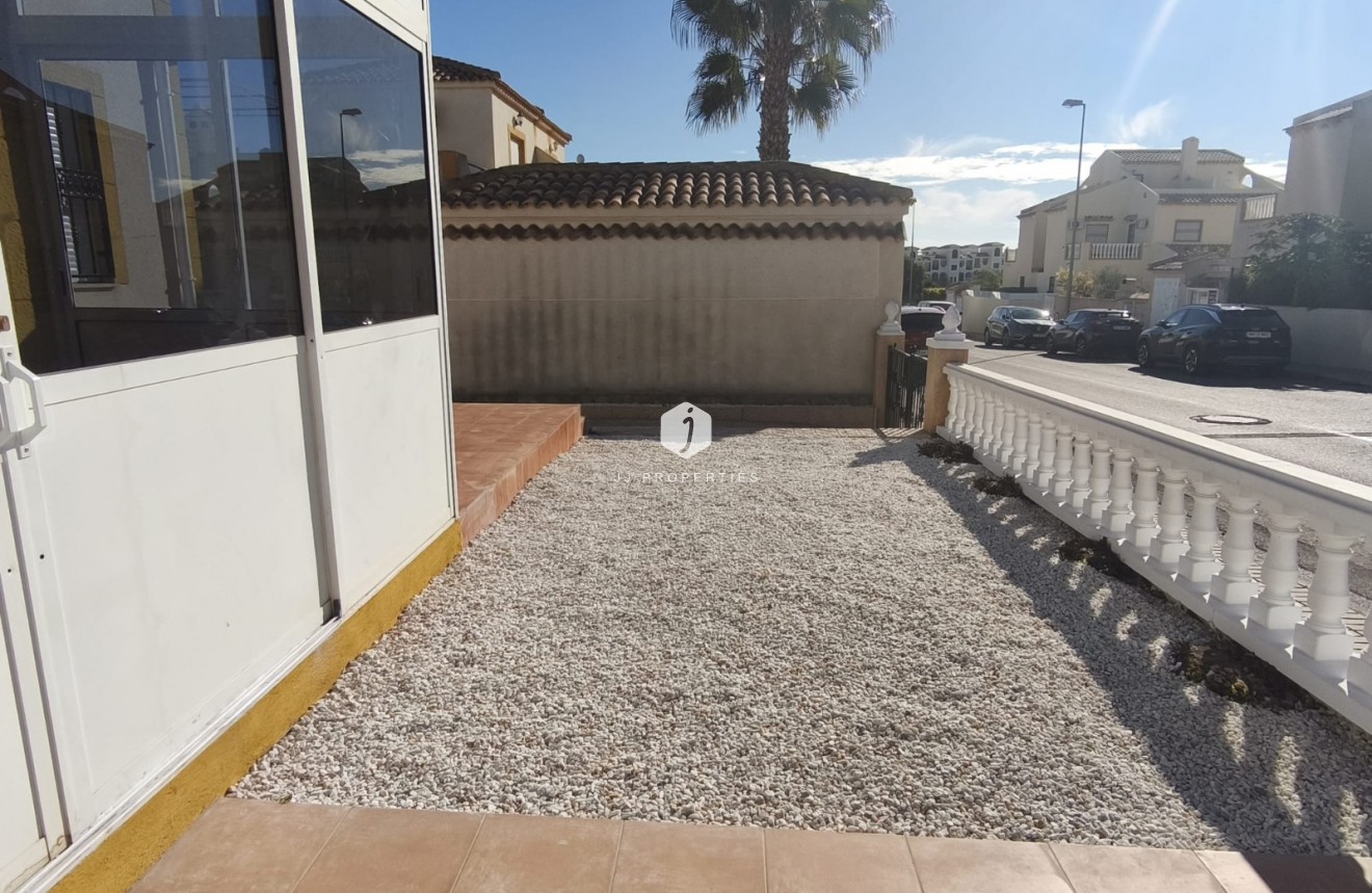 Resale - Bungalow -
Orihuela Costa - Costa Blanca
