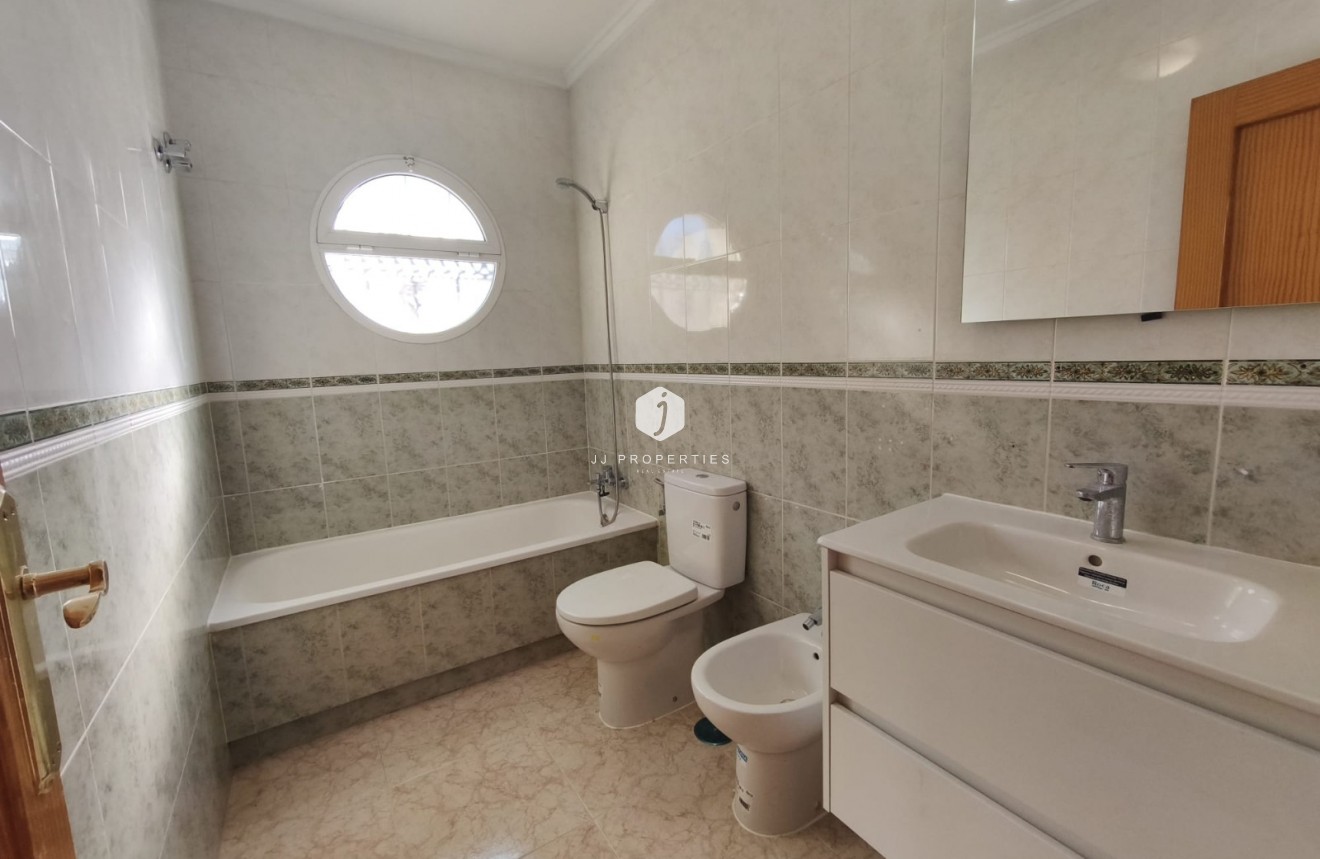 Resale - Bungalow -
Orihuela Costa - Costa Blanca