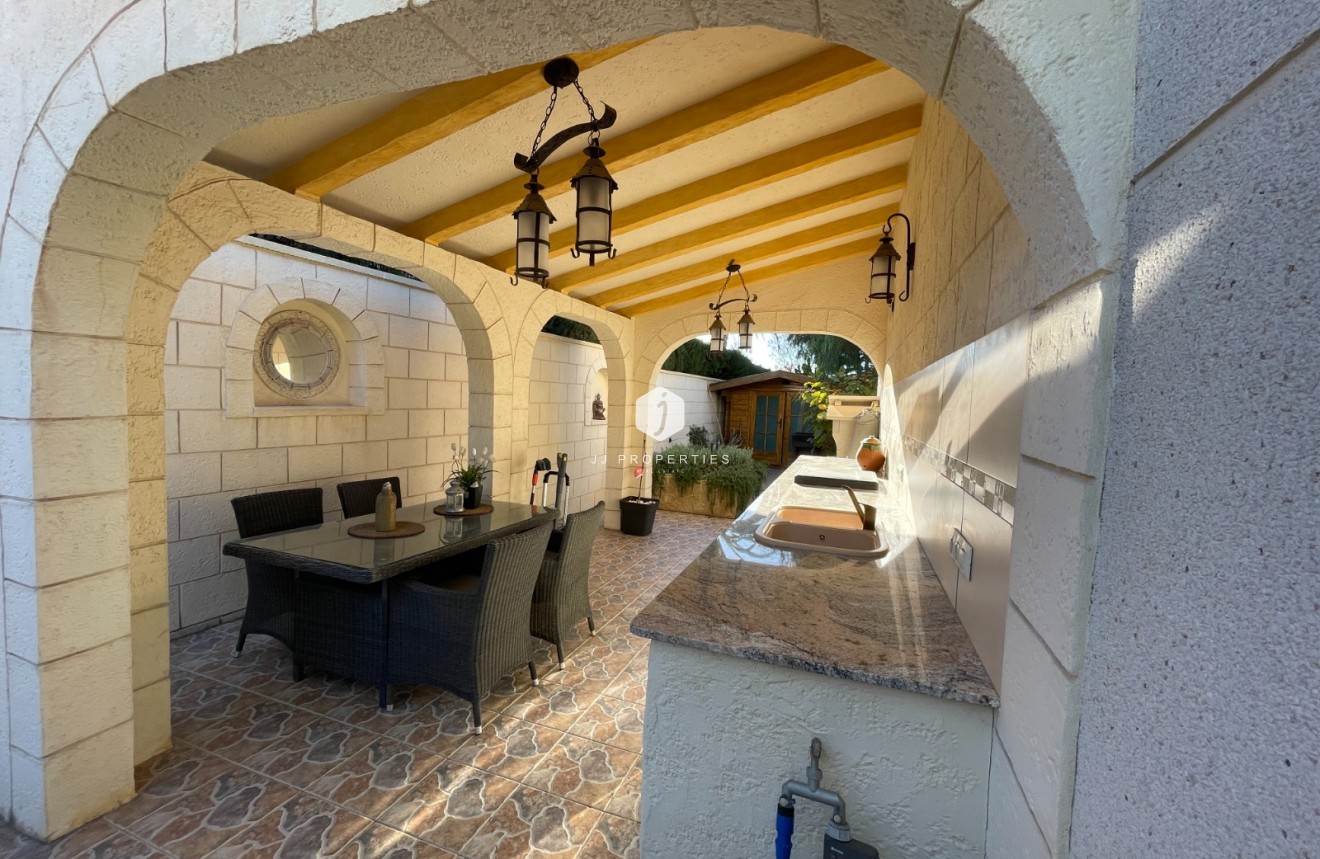 Resale - Villa -
Benijofar - Costa Blanca