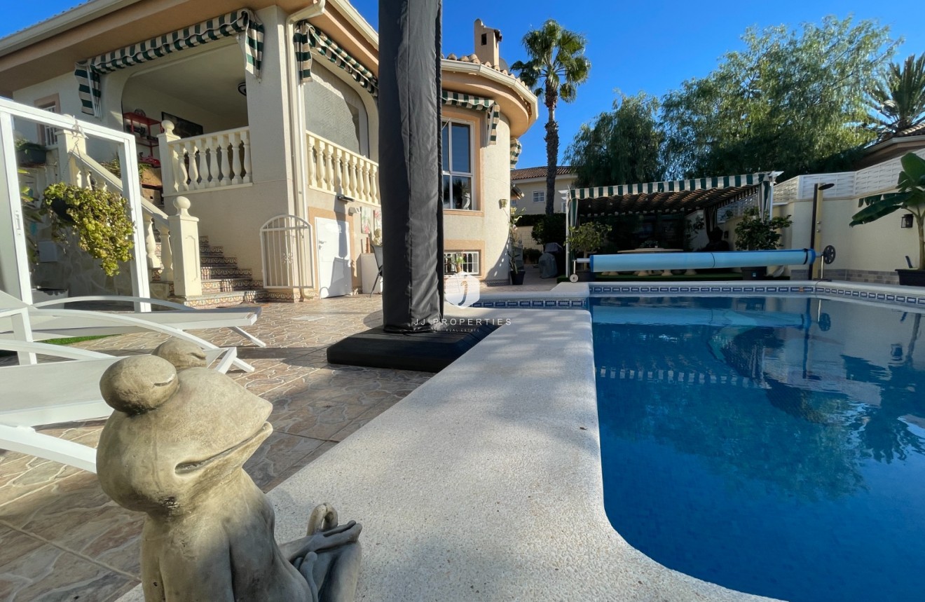 Resale - Villa -
Benijofar - Costa Blanca