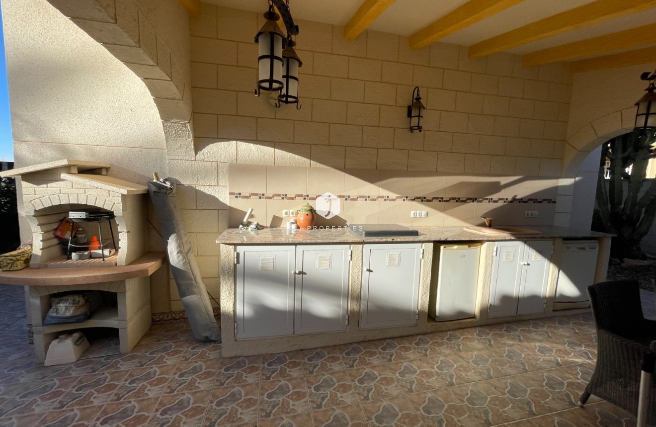 Resale - Villa -
Benijofar - Costa Blanca