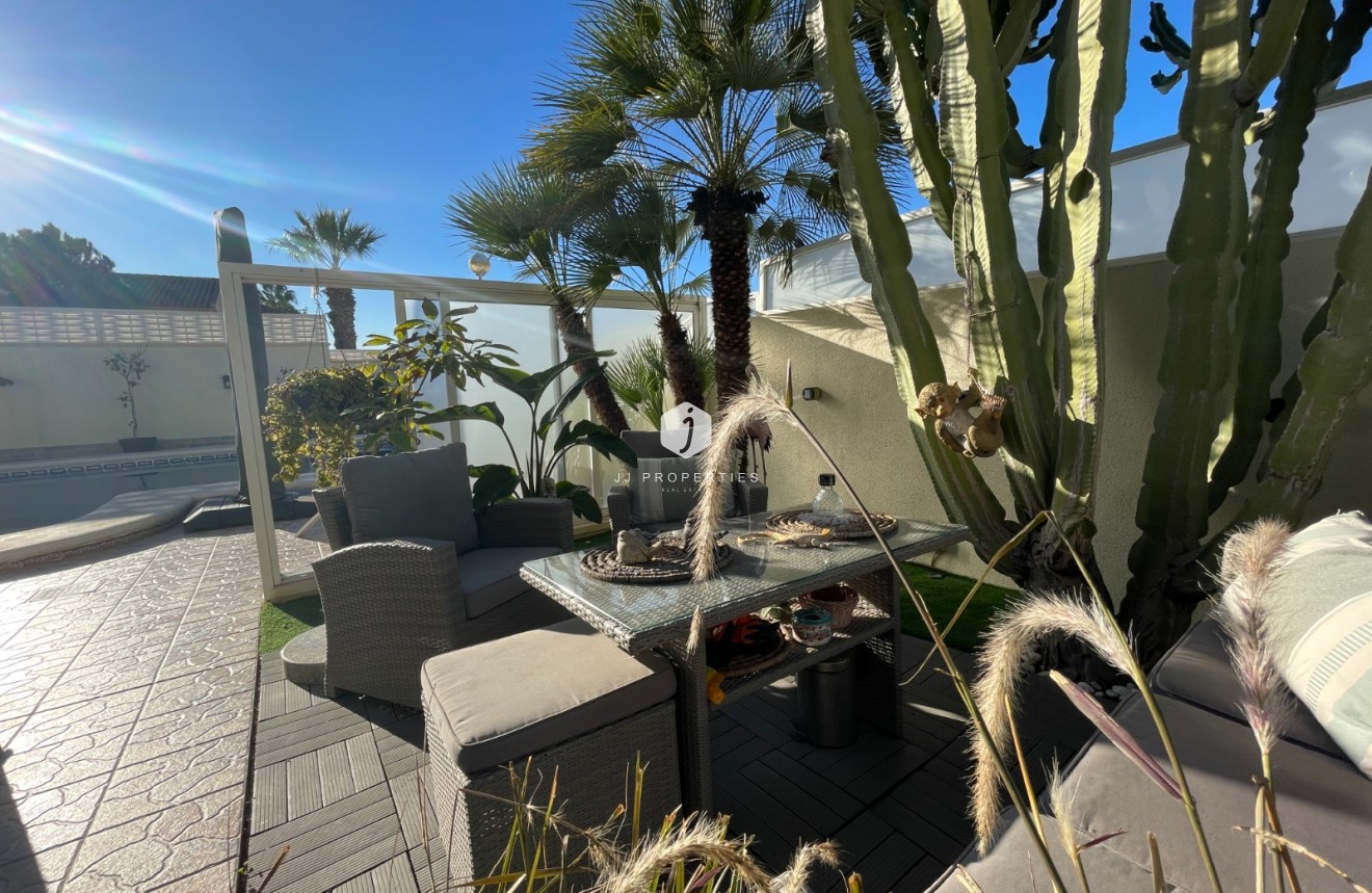 Resale - Villa -
Benijofar - Costa Blanca