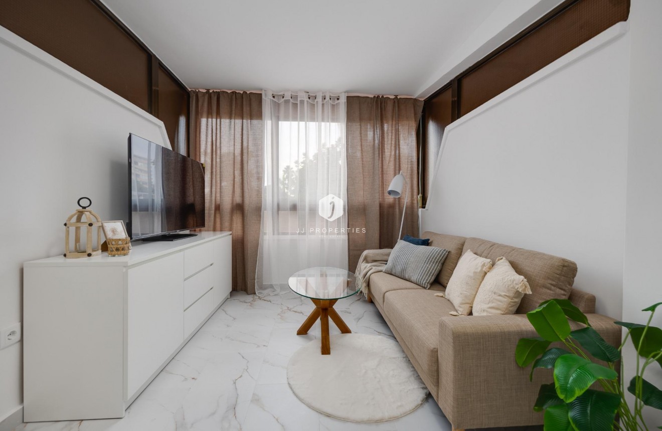 Resale - Apartment / flat -
Torrevieja - Cabo cervera