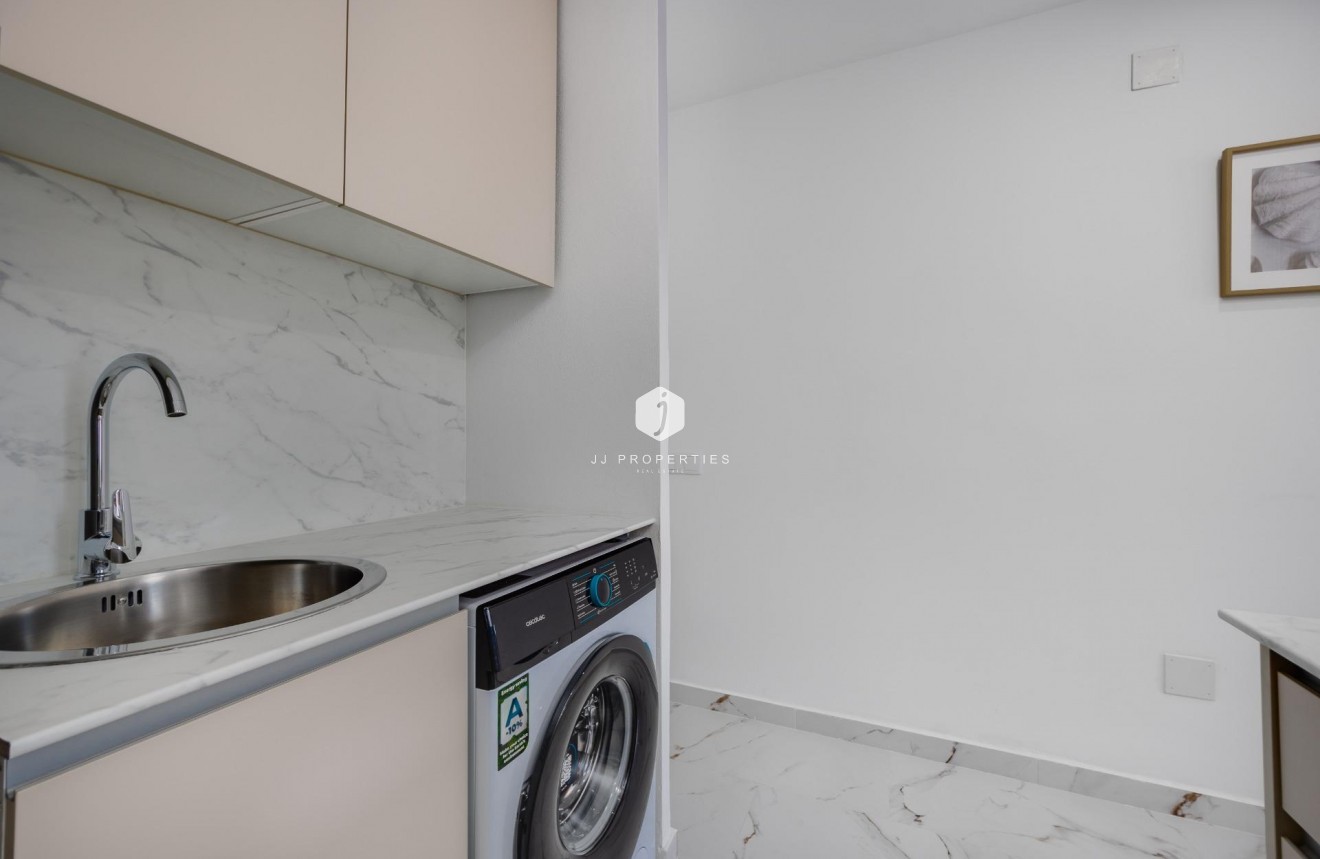 Resale - Apartment / flat -
Torrevieja - Cabo cervera