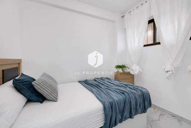 Resale - Apartment / flat -
Torrevieja - Cabo cervera