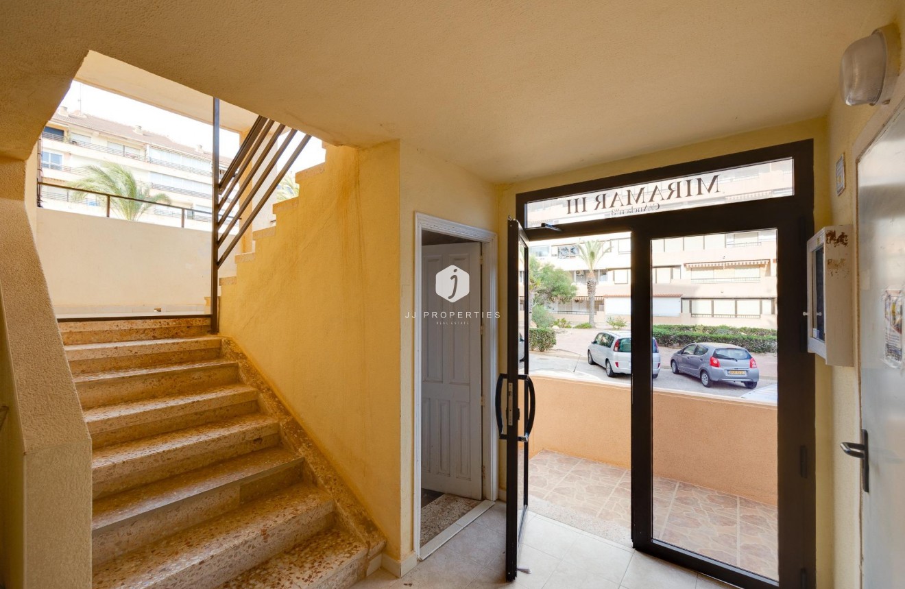 Resale - Apartment / flat -
Torrevieja - Cabo cervera