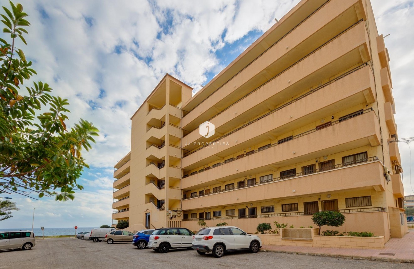 Resale - Apartment / flat -
Torrevieja - Cabo cervera