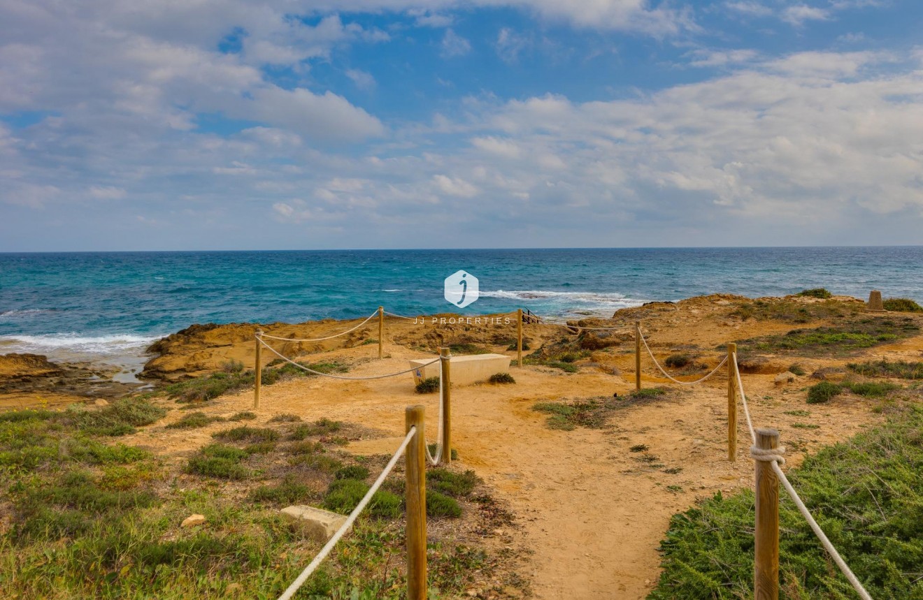 Resale - Apartment / flat -
Torrevieja - Cabo cervera