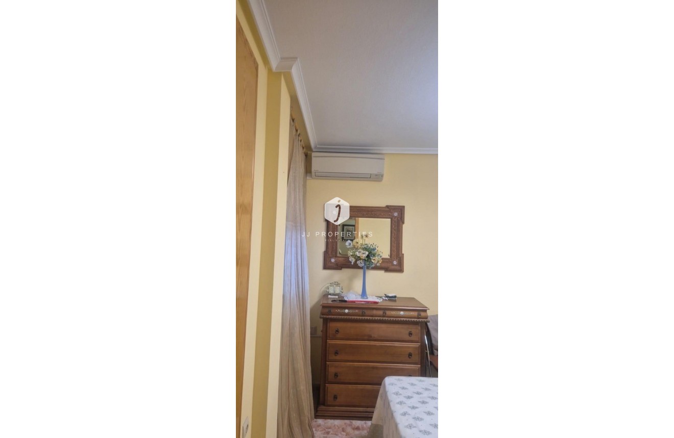 Resale - Apartment / flat -
Torrevieja - La Mata Pueblo