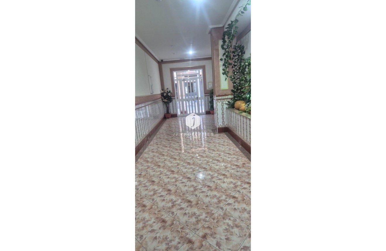 Resale - Apartment / flat -
Torrevieja - La Mata Pueblo