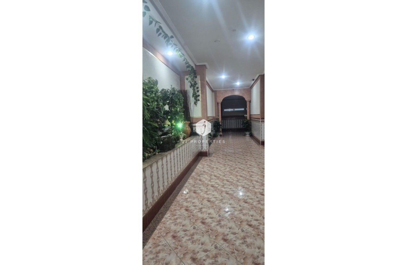 Resale - Apartment / flat -
Torrevieja - La Mata Pueblo