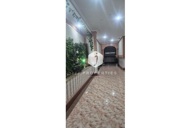 Resale - Apartment / flat -
Torrevieja - La Mata Pueblo