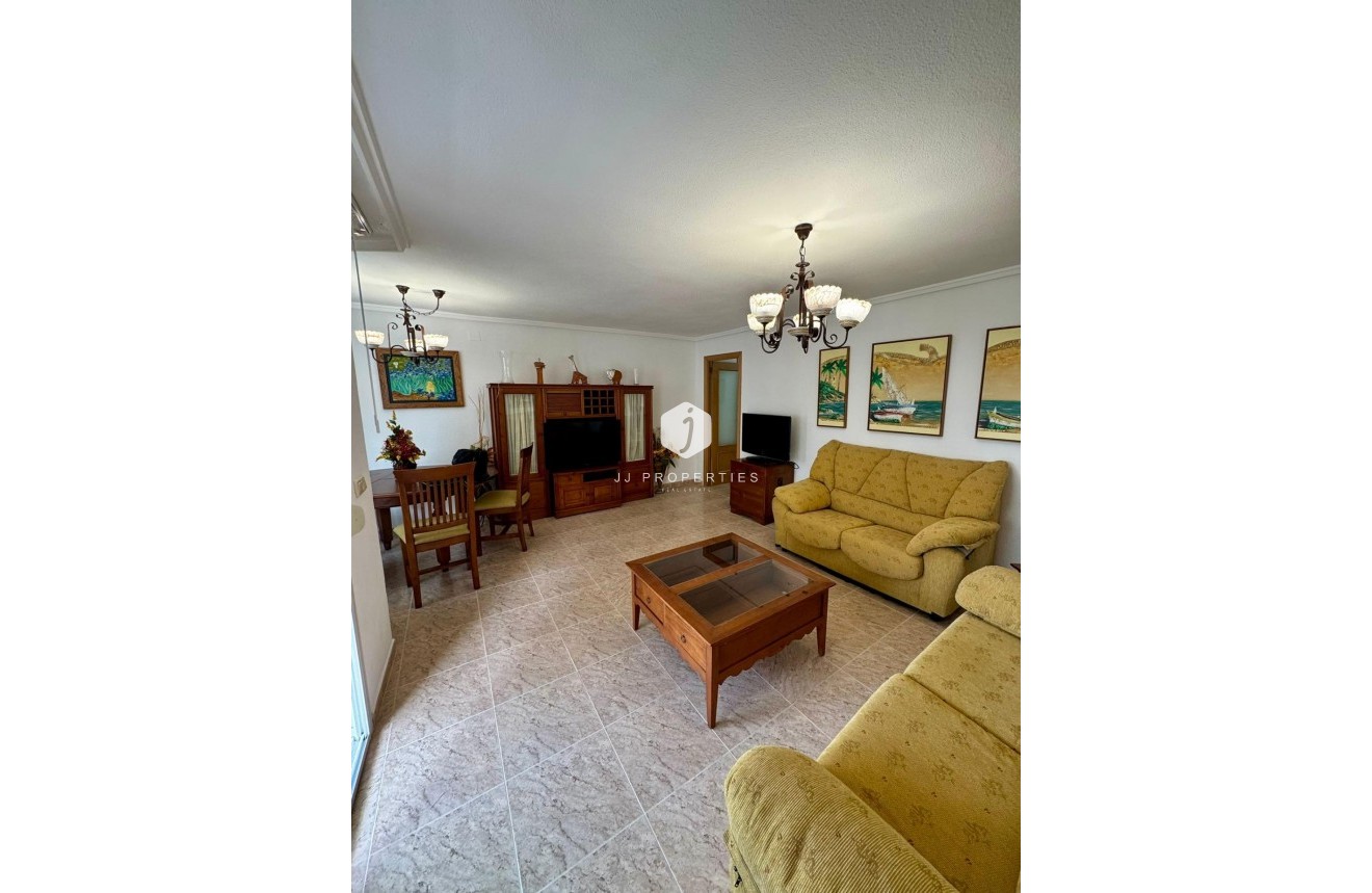 Resale - Apartment / flat -
Torrevieja - Centro