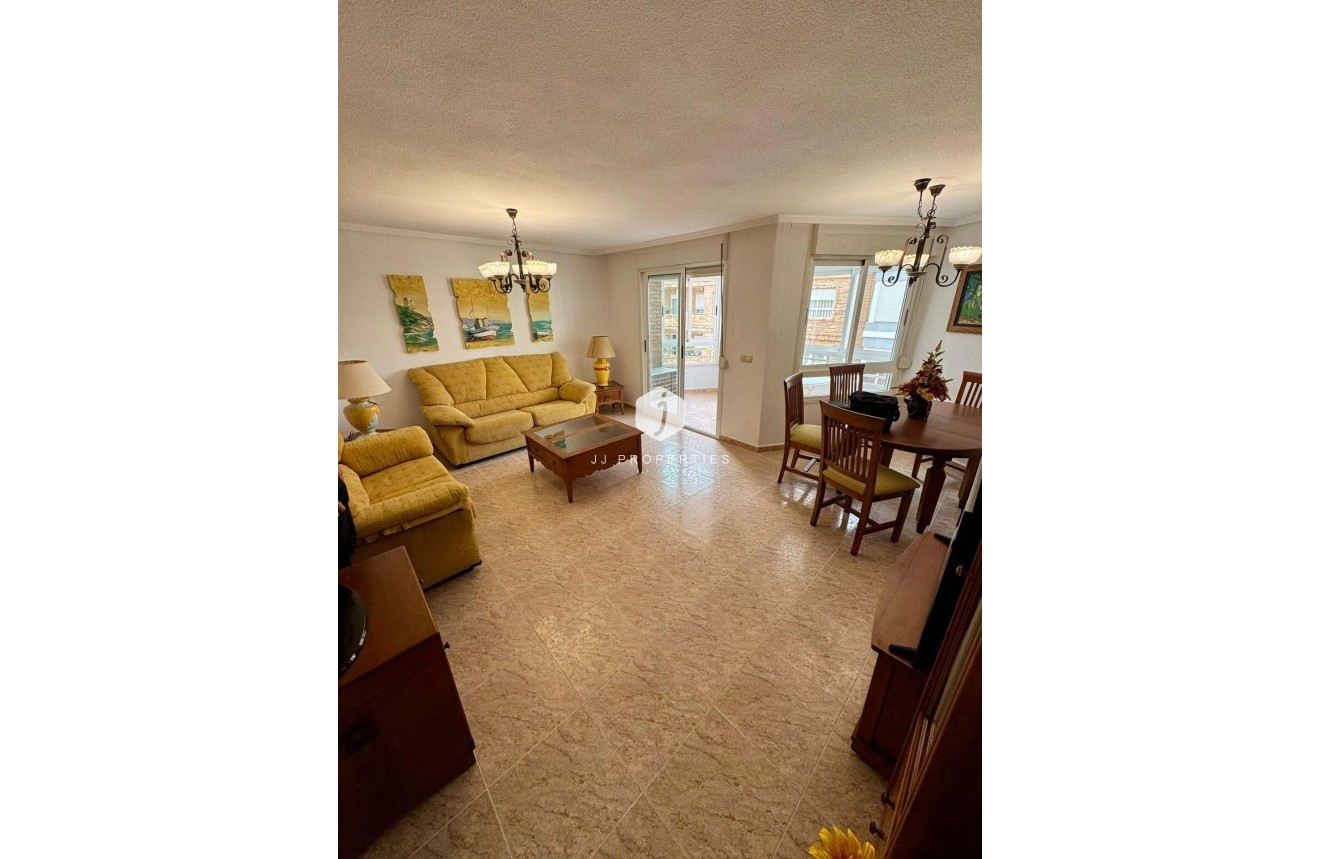 Resale - Apartment / flat -
Torrevieja - Centro