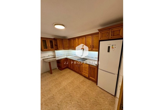 Resale - Apartment / flat -
Torrevieja - Centro