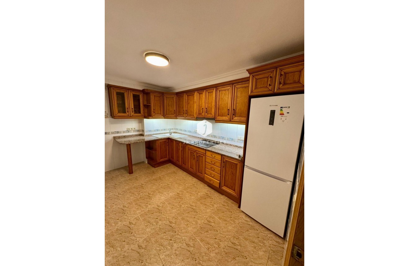 Resale - Apartment / flat -
Torrevieja - Centro