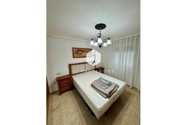 Resale - Apartment / flat -
Torrevieja - Centro