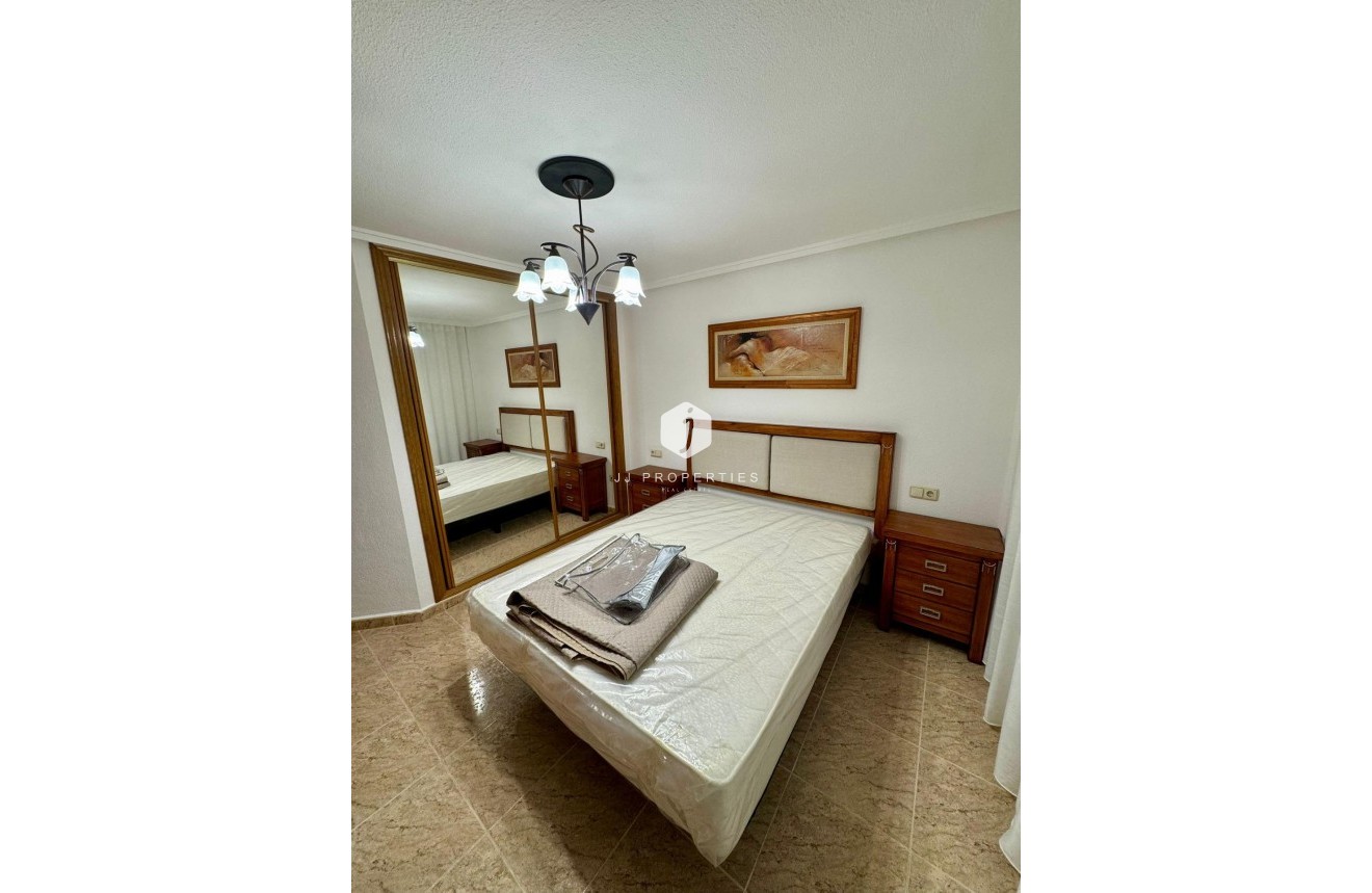 Resale - Apartment / flat -
Torrevieja - Centro