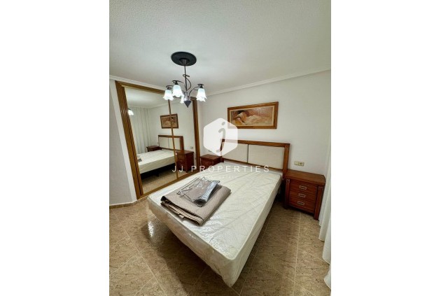 Resale - Apartment / flat -
Torrevieja - Centro