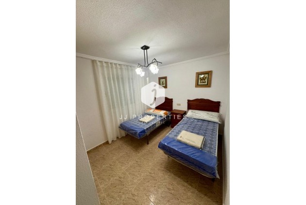 Resale - Apartment / flat -
Torrevieja - Centro