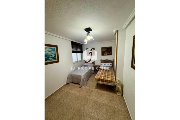 Resale - Apartment / flat -
Torrevieja - Centro