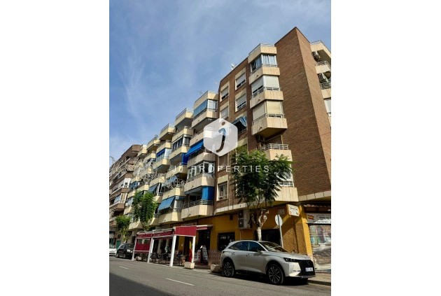 Resale - Apartment / flat -
Torrevieja - Centro