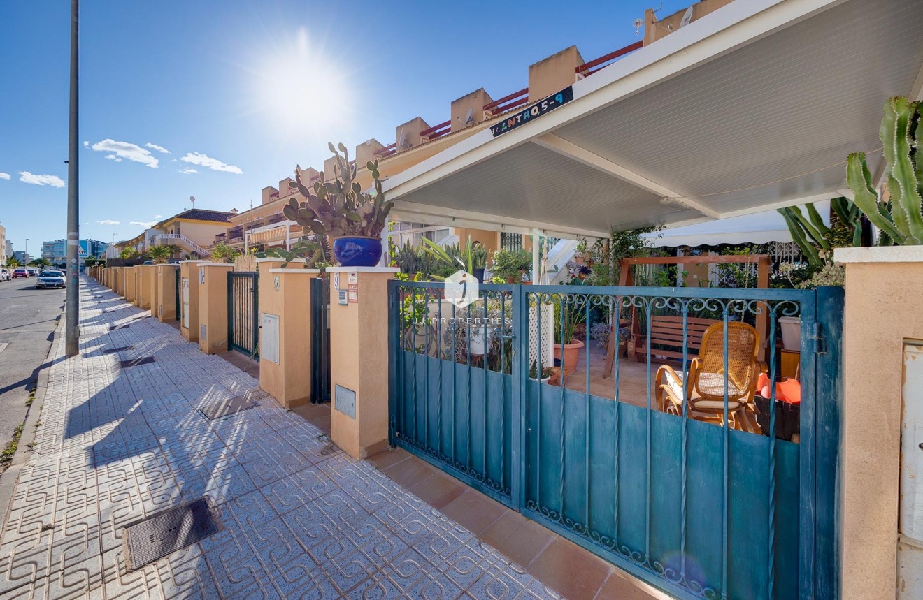 Resale - Villa -
Orihuela Costa - Costa Blanca