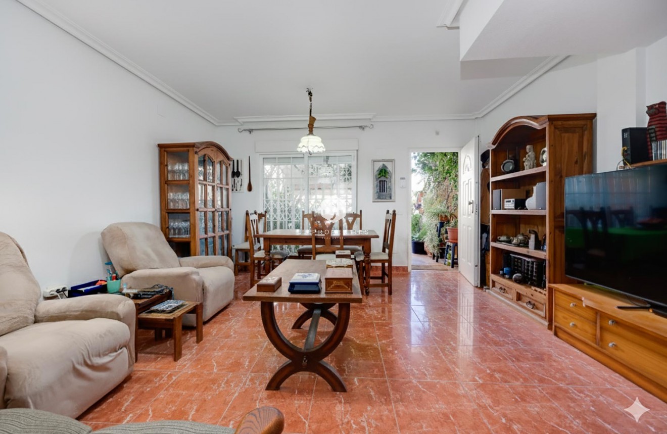 Resale - Villa -
Orihuela Costa - Costa Blanca