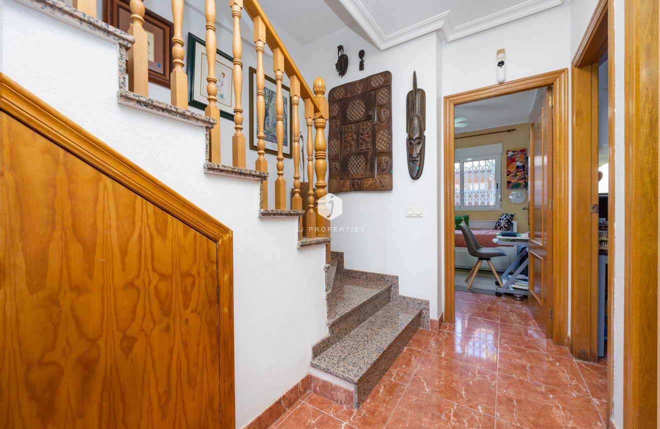 Resale - Villa -
Orihuela Costa - Costa Blanca