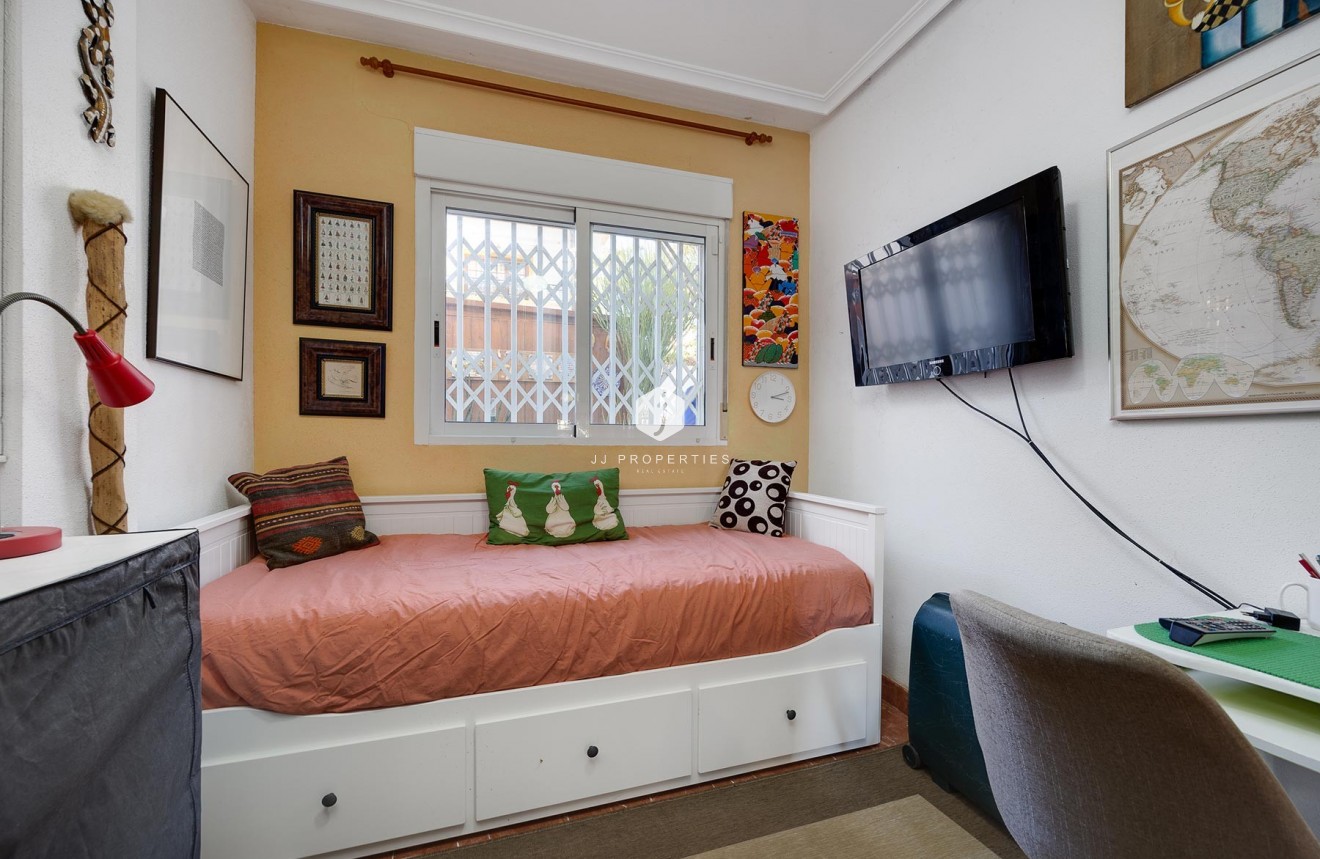 Resale - Villa -
Orihuela Costa - Costa Blanca