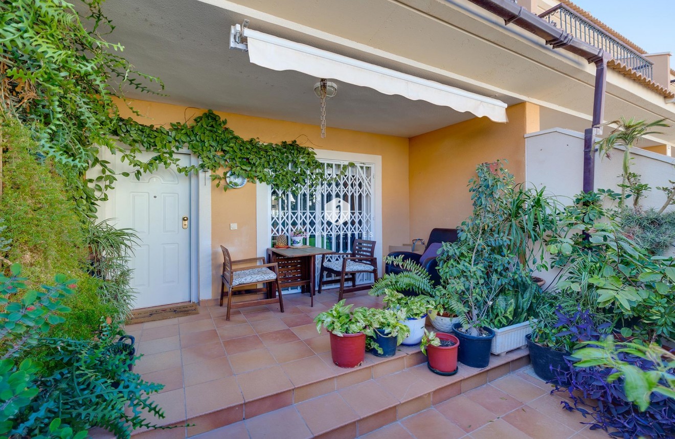 Resale - Villa -
Orihuela Costa - Costa Blanca