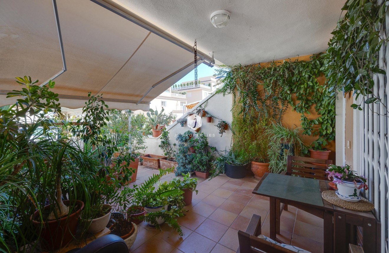 Resale - Villa -
Orihuela Costa - Costa Blanca