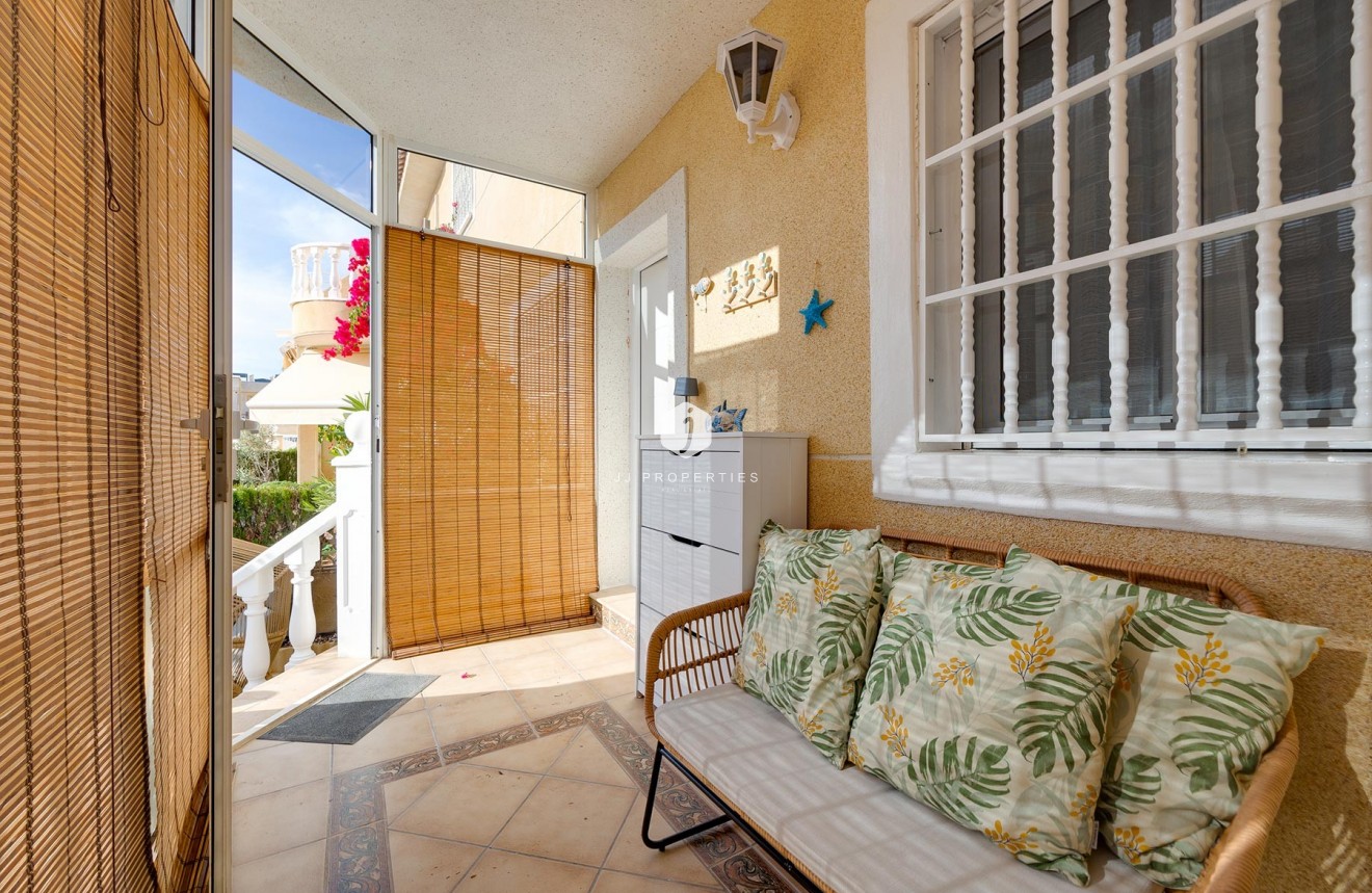 Resale - Villa -
Torrevieja - Costa Blanca