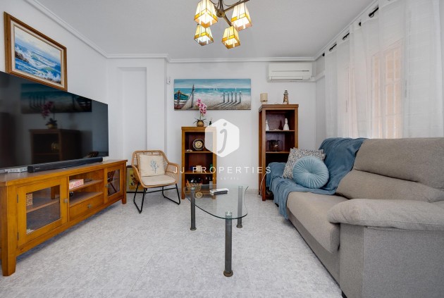 Resale - Villa -
Torrevieja - Costa Blanca