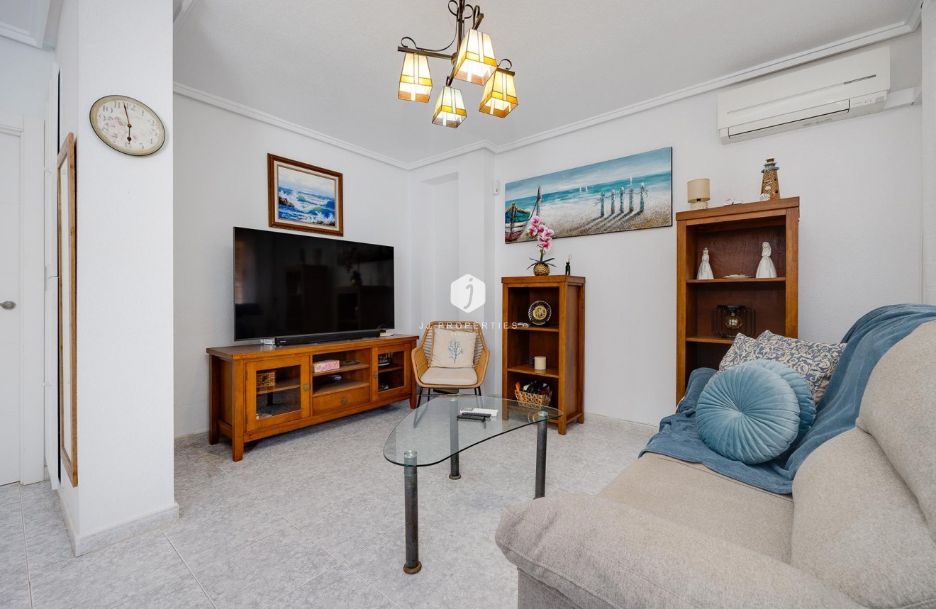 Resale - Villa -
Torrevieja - Costa Blanca