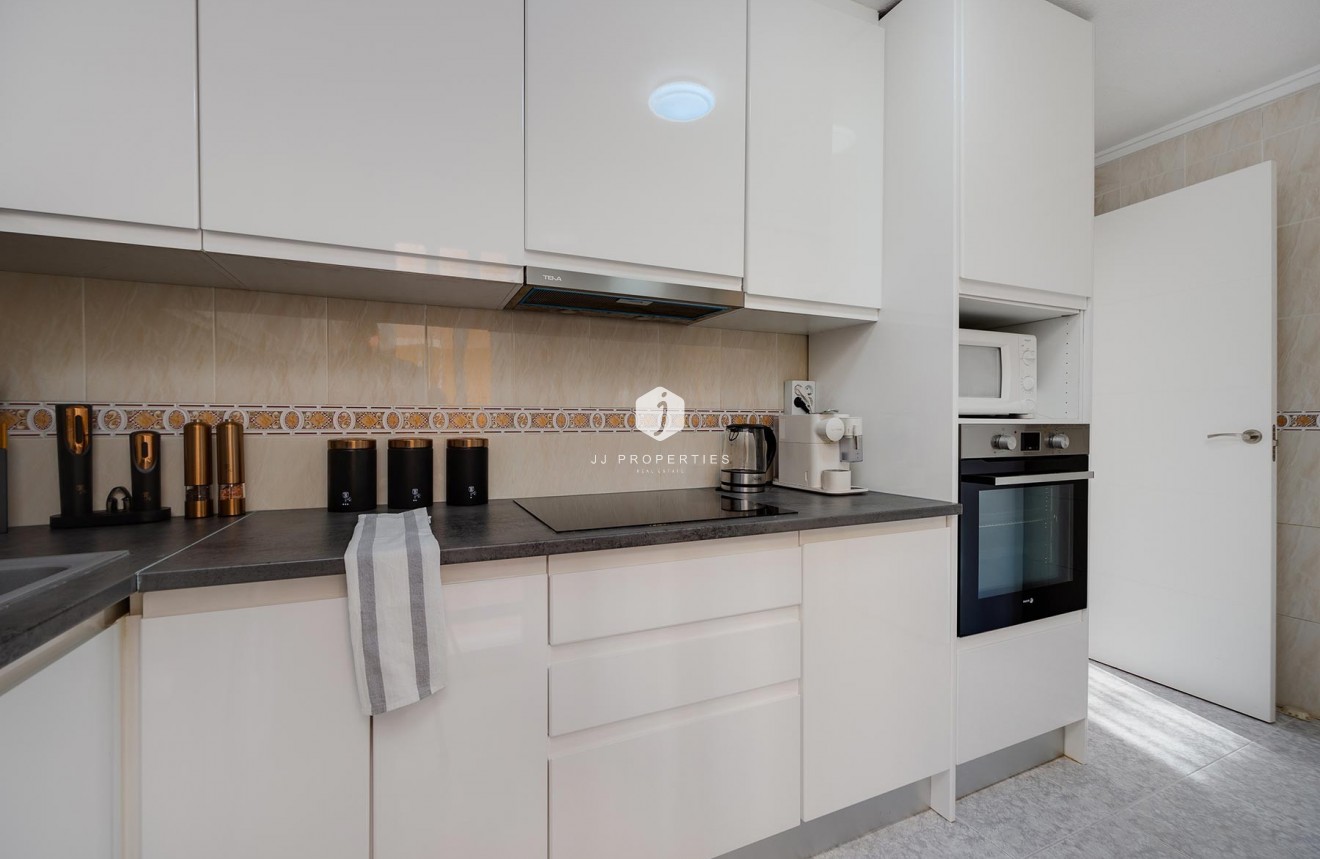 Resale - Villa -
Torrevieja - Costa Blanca