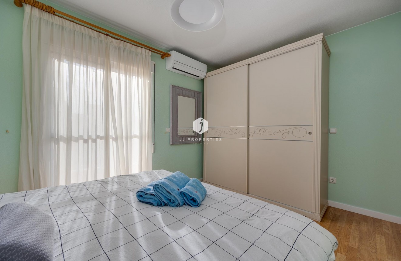 Resale - Villa -
Torrevieja - Costa Blanca