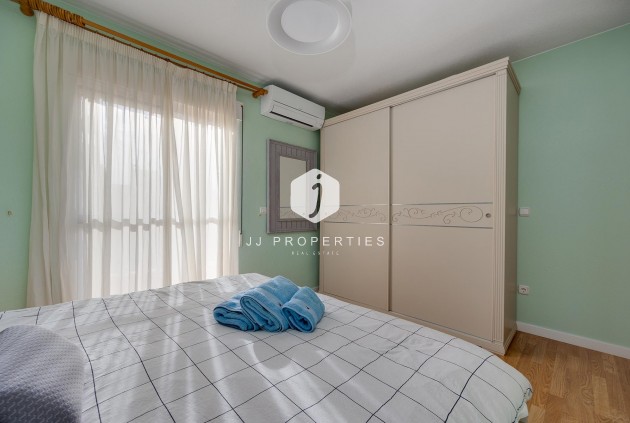 Resale - Villa -
Torrevieja - Costa Blanca