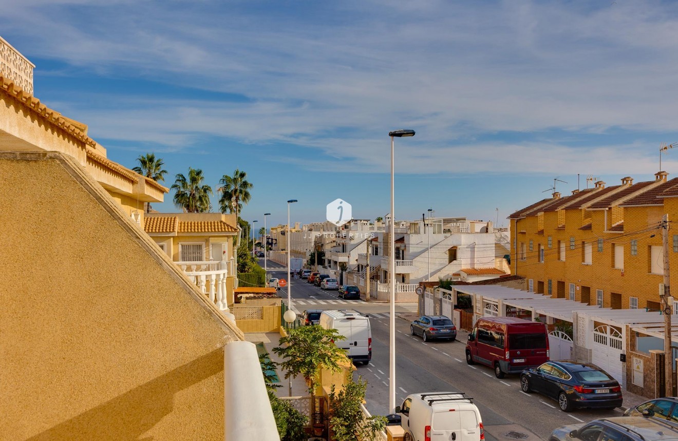 Resale - Villa -
Torrevieja - Costa Blanca