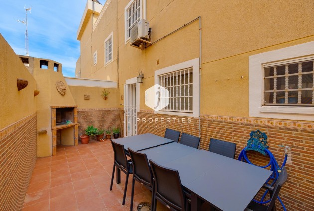 Resale - Villa -
Torrevieja - Costa Blanca