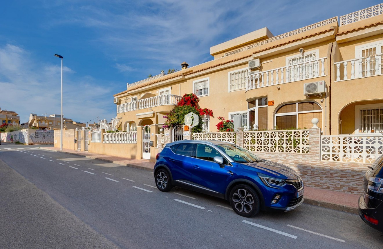 Resale - Villa -
Torrevieja - Costa Blanca